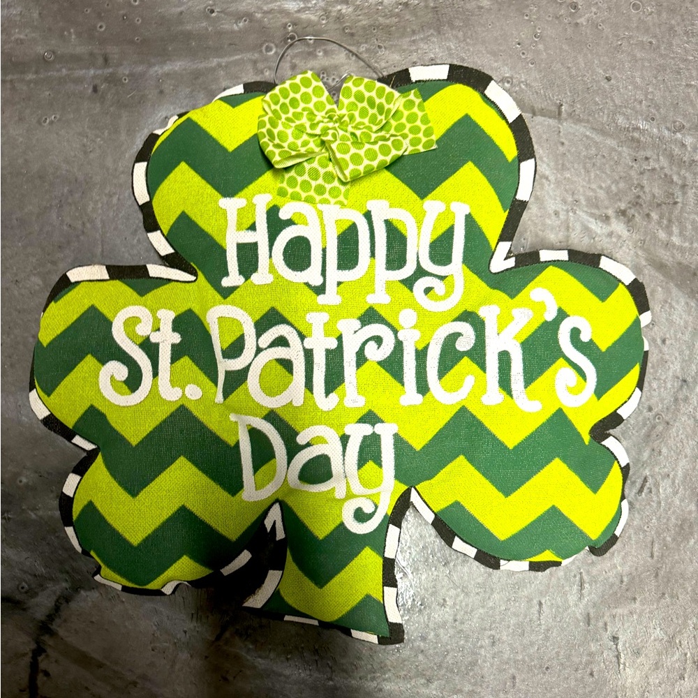 St Patrick’s day door hanger. Burlap.